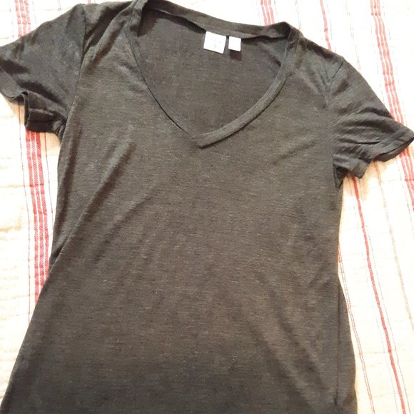 REDUCED! NEW Nordstrom BP Dark Grey V neck tee XS - Picture 1 of 3